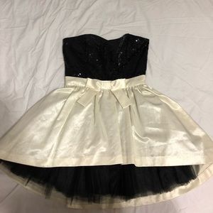 prom dress/cocktails dress